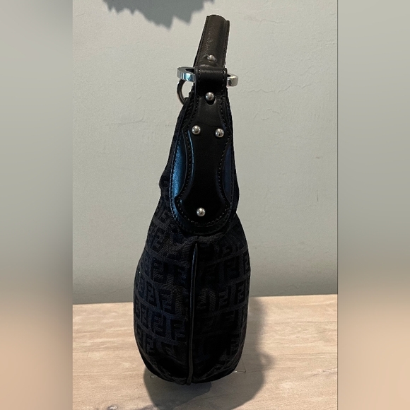 Fendi Zucchino Oyster Shoulder Bag Black Logo/w Silvertone Hard… - Picture 14 of 16